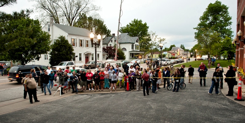 Coleman Trial onlookers 