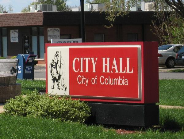 Columbia city clerk criticized by former officeholder