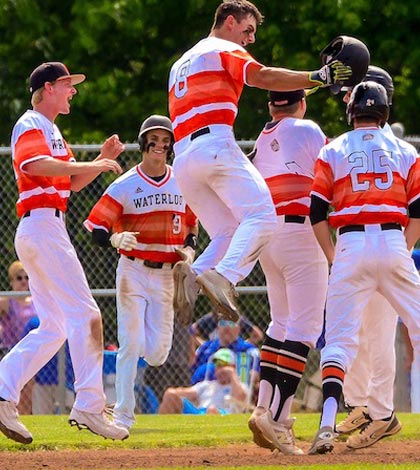 FEAT-WHS-BASEBALL-REGIONAL-CELEBRATE