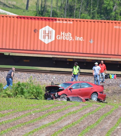 Car struck by train south of Valmeyer