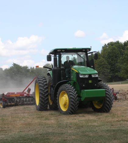 FEAT-JOHN-DEERE-TRACTOR-GHS-ALFALFA