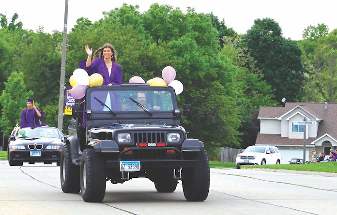 VHS seniors saluted with parade