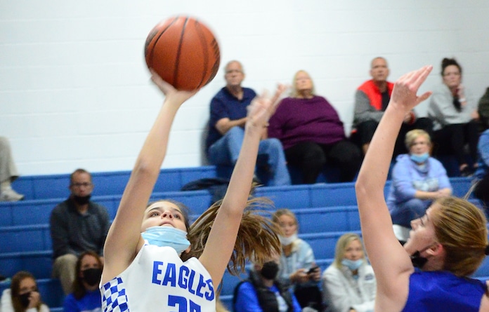 Local girls hoopsters win tourney openers