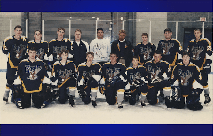 Hockey Eagles FEAT