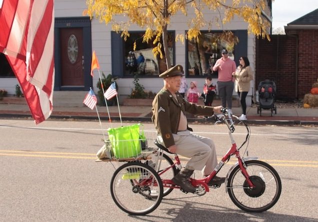Columbia parade vet on a bike FRONT FEAT